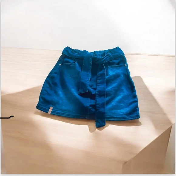 Skirts - Picture 2 of 5